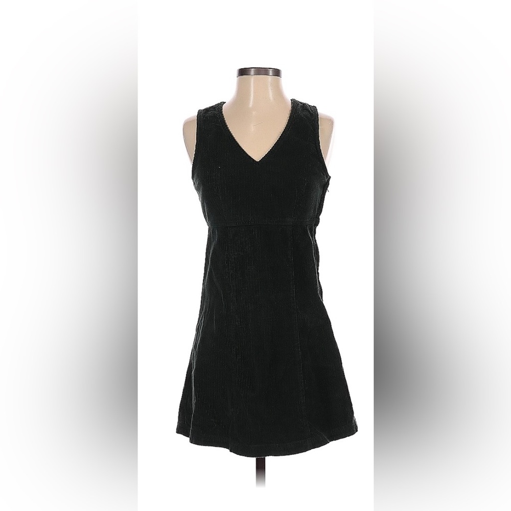 Green short sleeve dress